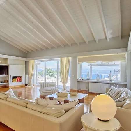 فيلة Helios Corfu *